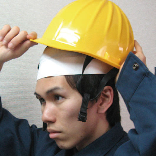 ※ヘルメットは別売です