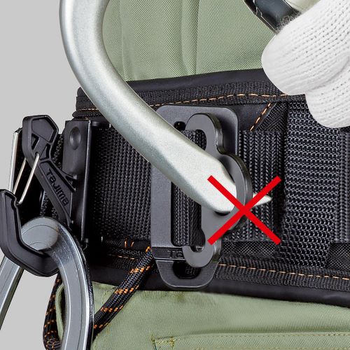 U字つり防止先端形状のフックに対応する孔形状