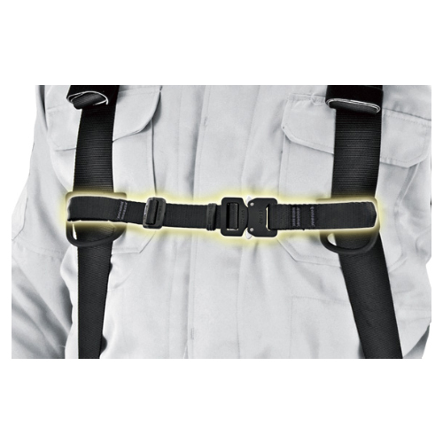 胸ベルトの高さを上下に動かせる構造を採用