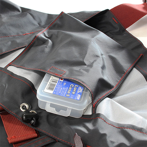 フロント部に内ポケット付き