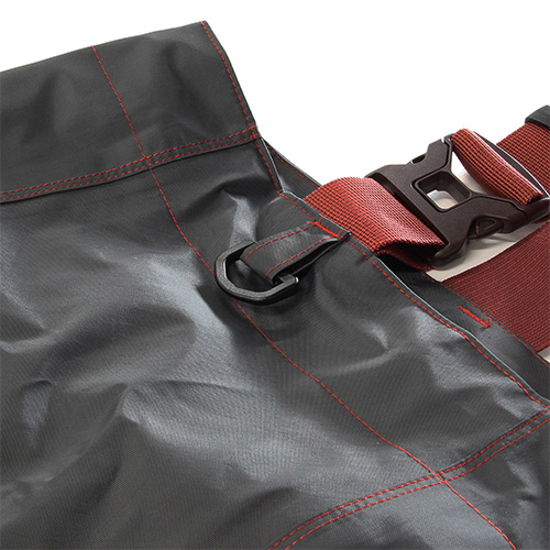 胸元にDカンを装備